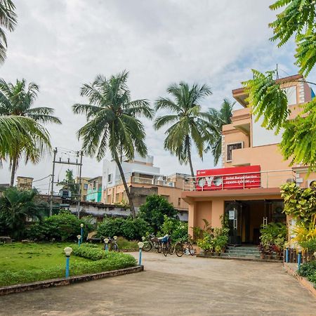 OYO 1949 Hotel Surya Garden Puri Exterior foto